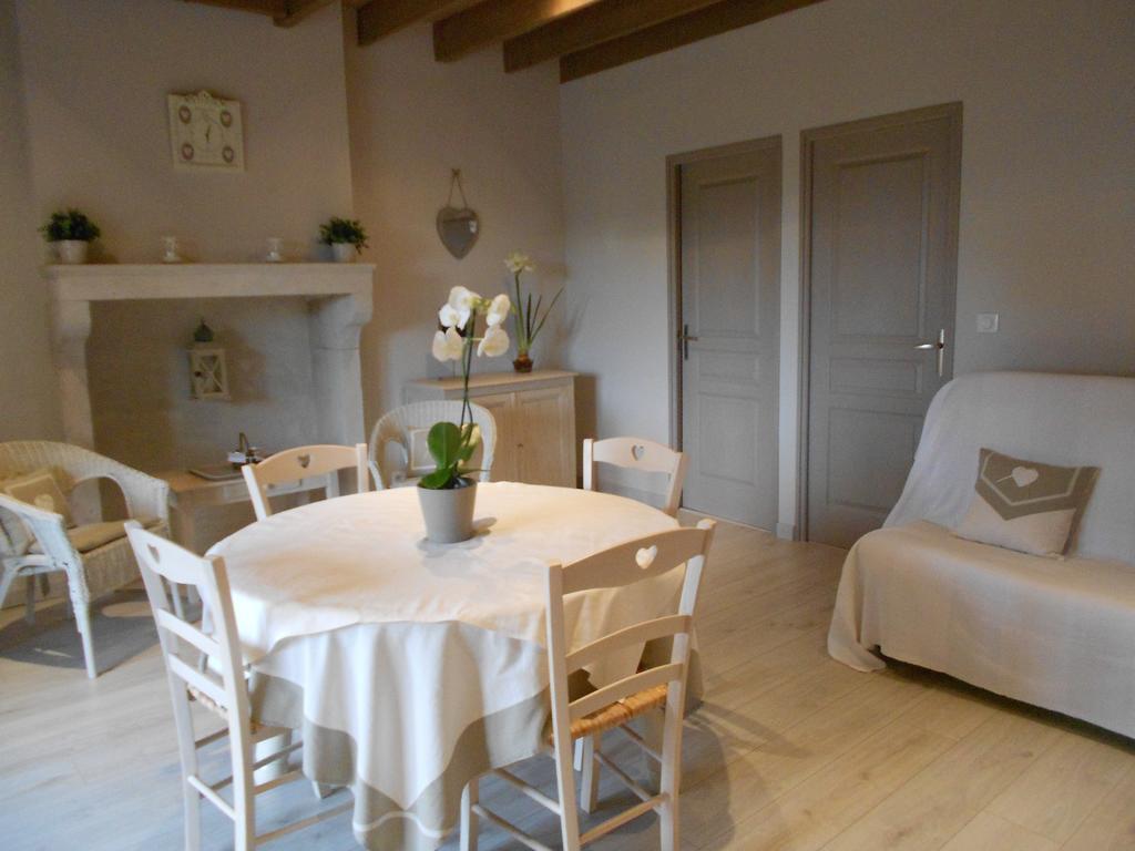 Au Coeur D'Origny Bed & Breakfast Couches Phòng bức ảnh